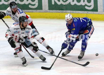 EBEL. Eishockey Bundesliga. EC VSV gegen HC Orli Znojmo. Felix Maxa,   (VSV), Charles Stretch (Znojmo). Villach, am 11.1.2019.
Foto: Kuess 


---
pressefotos, pressefotografie, kuess, qs, qspictures, sport, bild, bilder, bilddatenbank