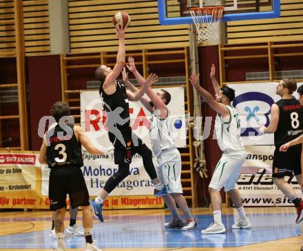 Basketball 2. Bundesliga. Grunddurchgang 14. Runde. KOS Celovec gegen   	BK Mattersburg Rocks. Jaka Stemberger, Marin Sliskovic (KOS), Corey Hallett (BK Mattersburg Rocks). Klagenfurt, am 13.1.2019.
Foto: Kuess
---
pressefotos, pressefotografie, kuess, qs, qspictures, sport, bild, bilder, bilddatenbank