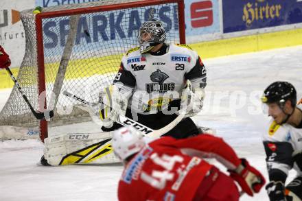 EBEL. Eishockey Bundesliga. KAC gegen	Dornbirn Bulldogs. Adam Comrie,  (KAC), Juha Rasmus Rinne (Dornbirn). Klagenfurt, am 13.1.2019.
Foto: Kuess

---
pressefotos, pressefotografie, kuess, qs, qspictures, sport, bild, bilder, bilddatenbank