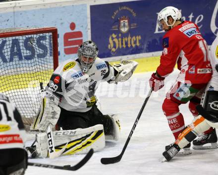 EBEL. Eishockey Bundesliga. KAC gegen	Dornbirn Bulldogs. Thomas Koch,  (KAC), Juha Rasmus Rinne (Dornbirn). Klagenfurt, am 13.1.2019.
Foto: Kuess

---
pressefotos, pressefotografie, kuess, qs, qspictures, sport, bild, bilder, bilddatenbank