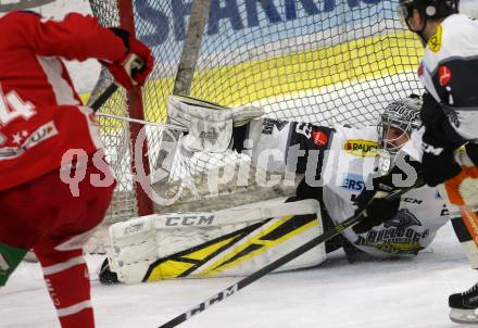 EBEL. Eishockey Bundesliga. KAC gegen	Dornbirn Bulldogs. Adam Comrie, (KAC), Juha Rasmus Rinne  (Dornbirn). Klagenfurt, am 13.1.2019.
Foto: Kuess

---
pressefotos, pressefotografie, kuess, qs, qspictures, sport, bild, bilder, bilddatenbank
