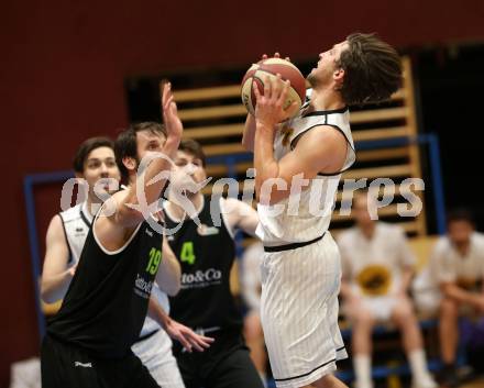 Basketball 2. Bundesliga. Grunddurchgang 15. Runde. Woerthersee Piraten gegen Basket Flames.  Sebastian Schaal,  (Woerthersee Piraten), Denis Soldo (Basket Flames). Klagenfurt, am 5.1.2019.
Foto: Kuess
---
pressefotos, pressefotografie, kuess, qs, qspictures, sport, bild, bilder, bilddatenbank