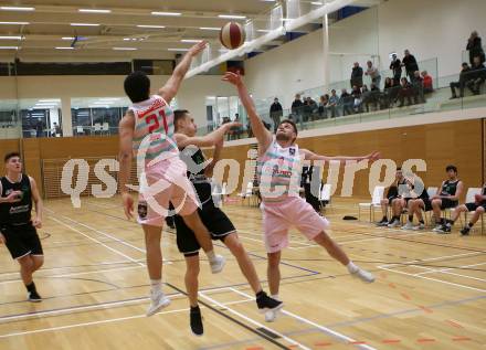 Basketball 2. Bundesliga. Grunddurchgang 15. Runde. Raiders Villach gegen Deutsch Wagram Alligators.  Lukas Siqueira, Ziga Erculj,  (Villach), Lukas Reichle  (Deutsch Wagram Alligators). Klagenfurt, am 20.1.2019.
Foto: Kuess
---
pressefotos, pressefotografie, kuess, qs, qspictures, sport, bild, bilder, bilddatenbank