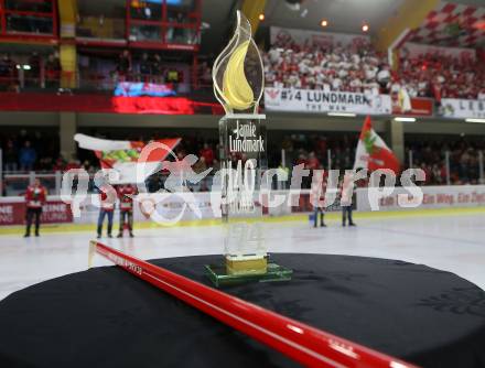 EBEL. Eishockey Bundesliga. KAC gegen	HC Orli Znojmo.  Ehrung Jamie Lundmark. Fans.  Klagenfurt, am 27.1.2019.
Foto: Kuess

---
pressefotos, pressefotografie, kuess, qs, qspictures, sport, bild, bilder, bilddatenbank