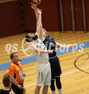 Basketball 2. Bundesliga. Grunddurchgang 16. Runde. KOS Celovec gegen   	BBC Nord Dragonz.  Jaka Stemberger (KOS), Attila Hegedues (BBC Nord Dragonz). Klagenfurt, am 27.1.2019.
Foto: Kuess
---
pressefotos, pressefotografie, kuess, qs, qspictures, sport, bild, bilder, bilddatenbank