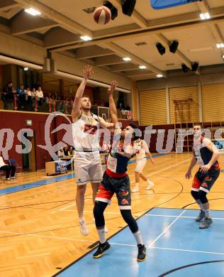 Basketball 2. Bundesliga. Grunddurchgang 17. Runde. Woerthersee Piraten gegen UBC St. Poelten.  Maximilian Kunovjanek (Woerthersee Piraten), Steven Kaltenbrunner (St. Poelten). Klagenfurt, am 2.2.2019.
Foto: Kuess
---
pressefotos, pressefotografie, kuess, qs, qspictures, sport, bild, bilder, bilddatenbank