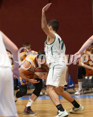 Basketball 2. Bundesliga. Grunddurchgang 18. Runde. KOS Celovec gegen   	BBU Salzburg. Toman Feinig, (KOS), Dimitrios Mouratoglou  (Salzburg). Klagenfurt, am 9.2.2019.
Foto: Kuess
---
pressefotos, pressefotografie, kuess, qs, qspictures, sport, bild, bilder, bilddatenbank