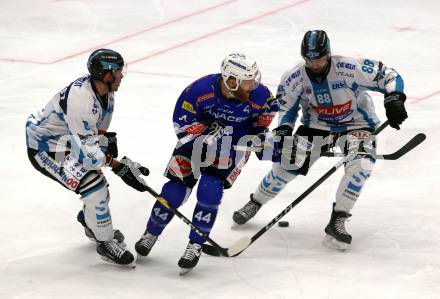 EBEL. Eishockey Bundesliga. EC VSV gegen EHC Liwest Black Wings Linz.   Jamie Fraser,  (VSV), Jonathan D Aversa, Dan Dasilva (Linz). Villach, am 14.2.2019.
Foto: Kuess 


---
pressefotos, pressefotografie, kuess, qs, qspictures, sport, bild, bilder, bilddatenbank