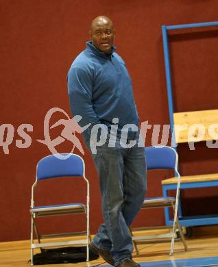 Basketball 2. Bundesliga. Grunddurchgang 19. Runde. Woerthersee Piraten gegen BK Mattersburg Rocks.  Trainer James Williams  (Mattersburg). Klagenfurt, am 16.2.2019.
Foto: Kuess
---
pressefotos, pressefotografie, kuess, qs, qspictures, sport, bild, bilder, bilddatenbank