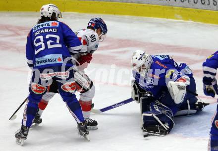 EBEL. Eishockey Bundesliga. EC VSV gegen HC TWK Innsbruck.  Kevin Szabad, Dan Bakala,  (VSV), Mario Lamoureux (Innsbruck). Villach, am 3.3.2019.
Foto: Kuess 


---
pressefotos, pressefotografie, kuess, qs, qspictures, sport, bild, bilder, bilddatenbank