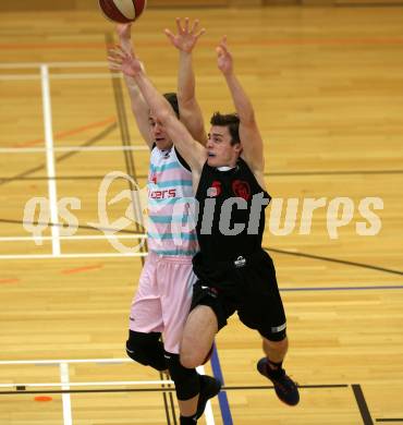 Basketball 2. Bundesliga. Grunddurchgang 15. Runde. Raiders Villach gegen Mistelbach Mustangs.  Gasper Sirovnik (Villach),  Paul Isbetcherian (Mistelbach Mustangs). Klagenfurt, am 3.3.2019.
Foto: Kuess
---
pressefotos, pressefotografie, kuess, qs, qspictures, sport, bild, bilder, bilddatenbank