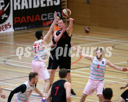 Basketball 2. Bundesliga. Grunddurchgang 15. Runde. Raiders Villach gegen Mistelbach Mustangs.  Antonio Boban (Villach),  Ivo Prachar (Mistelbach Mustangs). Klagenfurt, am 3.3.2019.
Foto: Kuess
---
pressefotos, pressefotografie, kuess, qs, qspictures, sport, bild, bilder, bilddatenbank