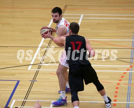 Basketball 2. Bundesliga. Grunddurchgang 15. Runde. Raiders Villach gegen Mistelbach Mustangs. Antonio Boban  (Villach),  Michal Jedovnicky (Mistelbach Mustangs). Klagenfurt, am 3.3.2019.
Foto: Kuess
---
pressefotos, pressefotografie, kuess, qs, qspictures, sport, bild, bilder, bilddatenbank