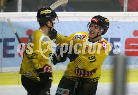 EBEL. Eishockey Bundesliga. KAC gegen	spusu Vienna Capitals. Torjubel Riley Holzapfel, Taylor Vause  (Vienna Capitals). Klagenfurt, am 5.3.2019.
Foto: Kuess

---
pressefotos, pressefotografie, kuess, qs, qspictures, sport, bild, bilder, bilddatenbank