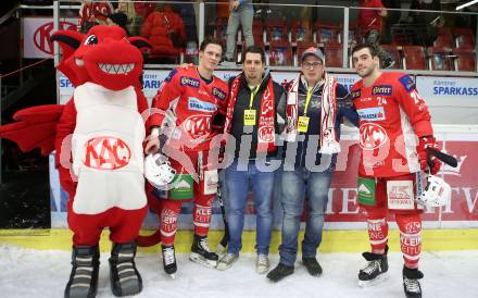 EBEL. Eishockey Bundesliga. KAC gegen	spusu Vienna Capitals. Antenne Fanbank, Marco Richter, Steven Strong (KAC). Klagenfurt, am 5.3.2019.
Foto: Kuess

---
pressefotos, pressefotografie, kuess, qs, qspictures, sport, bild, bilder, bilddatenbank