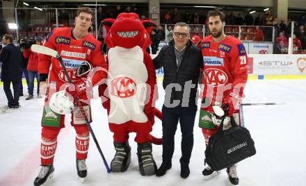 EBEL. Eishockey Bundesliga. KAC gegen	spusu Vienna Capitals. Nicholas Eric Petersen, Wolfgang Gratzer, Spieler des Abends Martin Schumnig (KAC). Klagenfurt, am 5.3.2019.
Foto: Kuess

---
pressefotos, pressefotografie, kuess, qs, qspictures, sport, bild, bilder, bilddatenbank