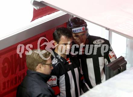 EBEL. Eishockey Bundesliga. KAC gegen	HCB Suedtirol Alperia. Schiedsrichter, Videostudium. Klagenfurt, am 13.3.2019.
Foto: Kuess

---
pressefotos, pressefotografie, kuess, qs, qspictures, sport, bild, bilder, bilddatenbank