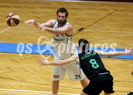 Basketball 2. Bundesliga. Play Down 1. Runde. KOS Celovec gegen   	Deutsch Wagram Alligators. Jaka Stemberger (KOS), Lukas Reichle (Deutsch Wagram). Klagenfurt, am 16.3.2019.
Foto: Kuess
---
pressefotos, pressefotografie, kuess, qs, qspictures, sport, bild, bilder, bilddatenbank