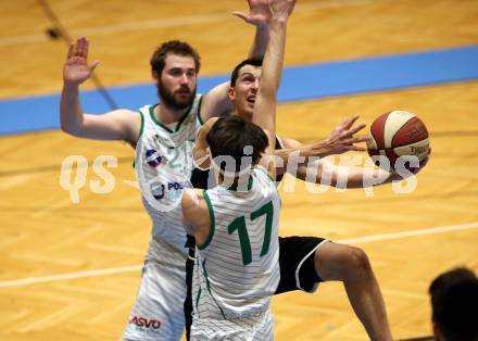 Basketball 2. Bundesliga. Play Down 1. Runde. KOS Celovec gegen   	Deutsch Wagram Alligators. Jaka Stemberger, Volkan Oezdemir (KOS), Lukas Hofer (Deutsch Wagram). Klagenfurt, am 16.3.2019.
Foto: Kuess
---
pressefotos, pressefotografie, kuess, qs, qspictures, sport, bild, bilder, bilddatenbank