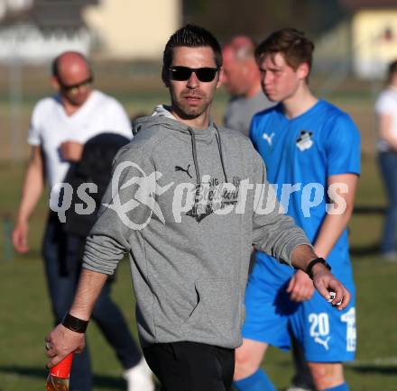 Fussball Kaerntner Liga. Woelfnitz gegen Bleiburg. Trainer Mario Andreas Petschnig (Bleiburg). Woelfnitz, am 23.3.2019.
Foto: Kuess
---
pressefotos, pressefotografie, kuess, qs, qspictures, sport, bild, bilder, bilddatenbank