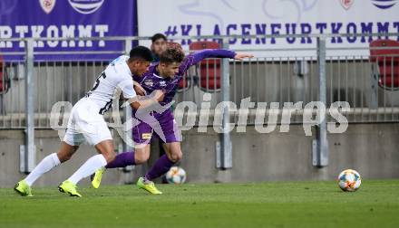 Fussball. 2. Liga. âSK Austria Klagenfurt gegen FC Juniors OOE. Benedikt Pichler, (Klagenfurt),  Andres Alberto Andrade Cedeno (FC Juniors OOE). Klagenfurt, 29.3.2019.
Foto: Kuess
---
pressefotos, pressefotografie, kuess, qs, qspictures, sport, bild, bilder, bilddatenbank