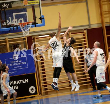 Basketball 2. Bundesliga. Play-Offs 2. Runde. Woerthersee Piraten gegen BK Mattersburg Rocks.  Sebastian Schaal (Woerthersee Piraten), Gary Ware (Mattersburg). Klagenfurt, am 29.3.2019.
Foto: Kuess
---
pressefotos, pressefotografie, kuess, qs, qspictures, sport, bild, bilder, bilddatenbank