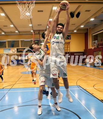 Basketball 2. Bundesliga. Play Down 3. Runde. KOS Celovec gegen BBU Salzburg. Julian Lipus, Marin Sliskovic,  (KOS), Dusan Oluic (BBU Salzburg). Klagenfurt, am 30.3.2019.
Foto: Kuess
---
pressefotos, pressefotografie, kuess, qs, qspictures, sport, bild, bilder, bilddatenbank