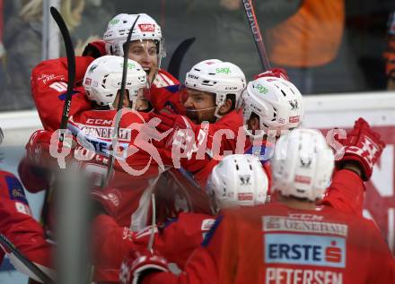 EBEL. Eishockey Bundesliga. KAC gegen	Moser Medical Graz99ers. Torjubel Adam Comrie, Thomas Koch, Andrew Jacob Kozek (KAC). Klagenfurt, am 31.3.2019.
Foto: Kuess

---
pressefotos, pressefotografie, kuess, qs, qspictures, sport, bild, bilder, bilddatenbank