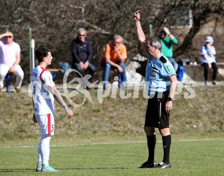 Fussball. Kaerntner Liga. ATUS Ferlach gegen Lind. Christopher Katschnig,  (Ferlach),  Schiedsrichter Gerhard Lukas Meschnark. Ferlach, am 30.3.2019.
Foto: Kuess
---
pressefotos, pressefotografie, kuess, qs, qspictures, sport, bild, bilder, bilddatenbank