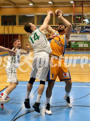 Basketball 2. Bundesliga. Play Down 3. Runde. KOS Celovec gegen BBU Salzburg. Lovro Fizuleto,  (KOS), Goran Ostojic (BBU Salzburg). Klagenfurt, am 30.3.2019.
Foto: Kuess
---
pressefotos, pressefotografie, kuess, qs, qspictures, sport, bild, bilder, bilddatenbank