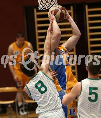 Basketball 2. Bundesliga. Play Down 3. Runde. KOS Celovec gegen BBU Salzburg. Julian Lipus,  (KOS), Guillermo Sanchez Daza (BBU Salzburg). Klagenfurt, am 30.3.2019.
Foto: Kuess
---
pressefotos, pressefotografie, kuess, qs, qspictures, sport, bild, bilder, bilddatenbank