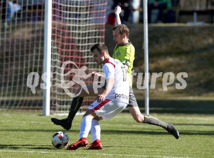 Fussball. Kaerntner Liga. ATUS Ferlach gegen Lind. Michael Brandner,  (Ferlach),  Lukas Gritschacher (Lind). Ferlach, am 30.3.2019.
Foto: Kuess
---
pressefotos, pressefotografie, kuess, qs, qspictures, sport, bild, bilder, bilddatenbank