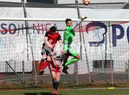 Fussball Kaerntner Liga. St. Jakob/Ros. gegen St. Michael/Bl.. Harald Ottowitz (St.Jakob),  Marko Deronja, Samuel Markus Hoffmann (St.Michael). St. Jakob, am 30.3.2019.
Foto: Kuess
---
pressefotos, pressefotografie, kuess, qs, qspictures, sport, bild, bilder, bilddatenbank