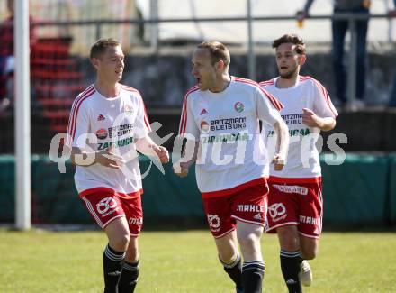 Fussball Kaerntner Liga. St. Jakob/Ros. gegen St. Michael/Bl..  Torjubel Uros Roser, Arnold Gross  (St.Michael). St. Jakob, am 30.3.2019.
Foto: Kuess
---
pressefotos, pressefotografie, kuess, qs, qspictures, sport, bild, bilder, bilddatenbank