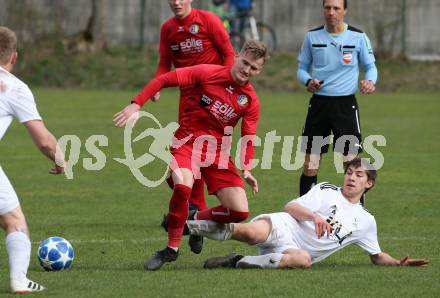 Fussball 1. Klasse A. Doelsach gegen Hermagor. Philipp Hochegger,  (Doelsach), Jan Logar (Hermagor). Doelsach, am 6.4.2019.
Foto: Kuess
---
pressefotos, pressefotografie, kuess, qs, qspictures, sport, bild, bilder, bilddatenbank