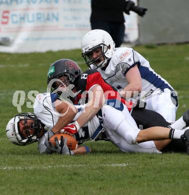 American Football. AFL Division I. Carinthian Lions	gegen Cineplexx Blue Devils. Nikolaus Rabitsch, (Carinthian Lions), Fabio DiRosa, Thomas Ulgrisch  (Blue Devils). Klagenfurt, am 7.4.2019.
Foto: Kuess 
---
pressefotos, pressefotografie, kuess, qs, qspictures, sport, bild, bilder, bilddatenbank