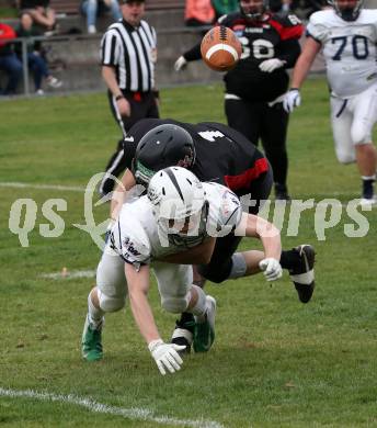 American Football. AFL Division I. Carinthian Lions	gegen Cineplexx Blue Devils. Gerhard Kronawetter,  (Carinthian Lions), Elias Ferchl (Blue Devils). Klagenfurt, am 7.4.2019.
Foto: Kuess 
---
pressefotos, pressefotografie, kuess, qs, qspictures, sport, bild, bilder, bilddatenbank