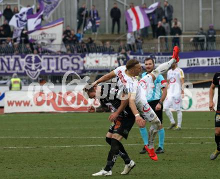 Fussball tipico Bundesliga. RZ Pellets WAC gegen FK Austria Wien. Michael Sollbauer,  (WAC), Christoph Monschein (Wien). Wolfsberg, am 14.4.2019.
Foto: Kuess

---
pressefotos, pressefotografie, kuess, qs, qspictures, sport, bild, bilder, bilddatenbank
