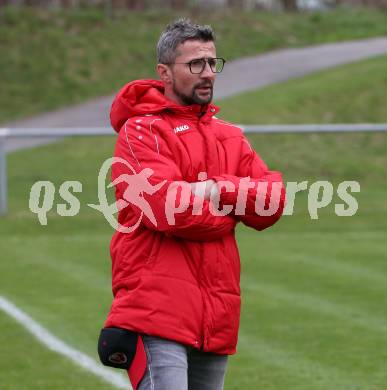 Fussball 1. KLasse B. Admira Villach gegen Rothenthurn.  Trainer Andreas Dominikus Daxer   (Rothethurn). Villach, am 13.4.2019.
Foto: Kuess
---
pressefotos, pressefotografie, kuess, qs, qspictures, sport, bild, bilder, bilddatenbank