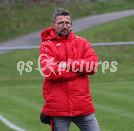 Fussball 1. KLasse B. Admira Villach gegen Rothenthurn.  Trainer Andreas Dominikus Daxer  (Rothethurn). Villach, am 13.4.2019.
Foto: Kuess
---
pressefotos, pressefotografie, kuess, qs, qspictures, sport, bild, bilder, bilddatenbank