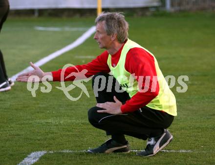 Fussball Kaerntner Liga. SAK gegen ATUS Ferlach. Trainer Wolfgang Andreas Eberhard  (SAK). Klagenfurt, am 18.4.2019.
Foto: Kuess
---
pressefotos, pressefotografie, kuess, qs, qspictures, sport, bild, bilder, bilddatenbank