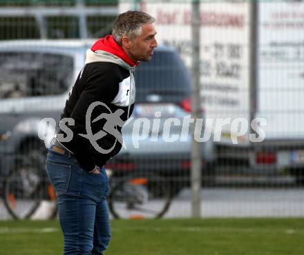 Fussball Kaerntner Liga. SAK gegen ATUS Ferlach.  Trainer Djukic Darko (Ferlach). Klagenfurt, am 18.4.2019.
Foto: Kuess
---
pressefotos, pressefotografie, kuess, qs, qspictures, sport, bild, bilder, bilddatenbank