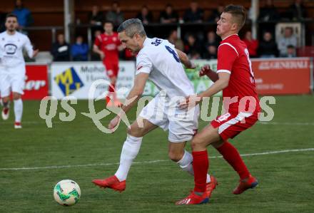 Fussball Kaerntner Liga. SAK gegen ATUS Ferlach.  Thomas Riedl, (SAK),  Erwin Bajric (Ferlach). Klagenfurt, am 18.4.2019.
Foto: Kuess
---
pressefotos, pressefotografie, kuess, qs, qspictures, sport, bild, bilder, bilddatenbank