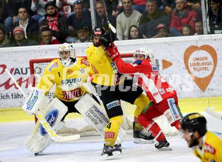 EBEL. Eishockey Bundesliga. KAC gegen	spusu Vienna Capitals. Bischofberger Johannes (KAC), Bischofberger Johannes (Vienna Capitals). Klagenfurt, am 20.4.2019.
Foto: Kuess

---
pressefotos, pressefotografie, kuess, qs, qspictures, sport, bild, bilder, bilddatenbank