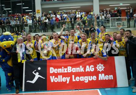 Volleyball. AVL Finale. SK Posojilnica Aich/Dob gegen SG Union Raiffeisen Waldviertel. Meisterjubel (Aich/Dob). Bleiburg, 24.4.2019.
Foto: Kuess
---
pressefotos, pressefotografie, kuess, qs, qspictures, sport, bild, bilder, bilddatenbank