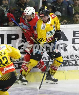 EBEL. Eishockey Bundesliga. KAC gegen	spusu Vienna Capitals. Thomas Koch,  (KAC), Taylor Vause (Vienna Capitals). Klagenfurt, am 24.4.2019.
Foto: Kuess

---
pressefotos, pressefotografie, kuess, qs, qspictures, sport, bild, bilder, bilddatenbank