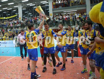 Volleyball. AVL Finale. SK Posojilnica Aich/Dob gegen SG Union Raiffeisen Waldviertel. Meisterjubel (Aich/Dob). Bleiburg, 24.4.2019.
Foto: Kuess
---
pressefotos, pressefotografie, kuess, qs, qspictures, sport, bild, bilder, bilddatenbank