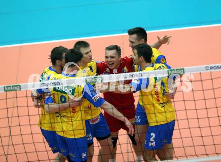 Volleyball. AVL Finale. SK Posojilnica Aich/Dob gegen SG Union Raiffeisen Waldviertel. Jubel (Aich/Dob). Bleiburg, 24.4.2019.
Foto: Kuess
---
pressefotos, pressefotografie, kuess, qs, qspictures, sport, bild, bilder, bilddatenbank