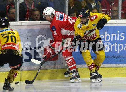 EBEL. Eishockey Bundesliga. KAC gegen	spusu Vienna Capitals. Patrick Harand,  (KAC), Peter Schneider (Vienna Capitals). Klagenfurt, am 24.4.2019.
Foto: Kuess

---
pressefotos, pressefotografie, kuess, qs, qspictures, sport, bild, bilder, bilddatenbank