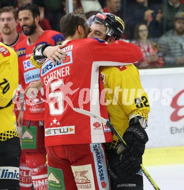 EBEL. Eishockey Bundesliga. KAC gegen	spusu Vienna Capitals. Charles Robin Gartner,  (KAC), Christopher Desousa (Vienna Capitals). Klagenfurt, am 24.4.2019.
Foto: Kuess

---
pressefotos, pressefotografie, kuess, qs, qspictures, sport, bild, bilder, bilddatenbank